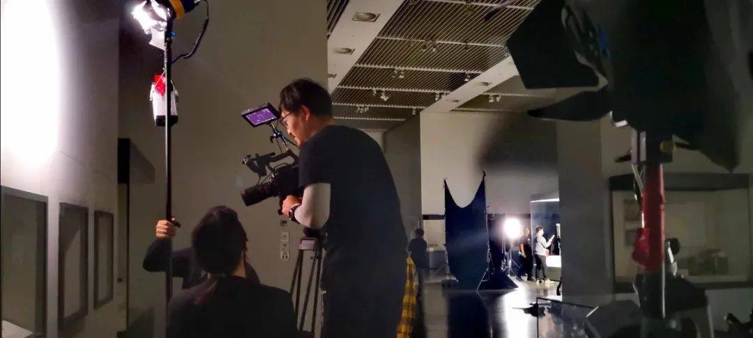 以眼殺人 视频截图