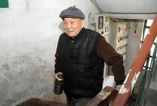 反恐特警組：潛龍突圍 视频截图