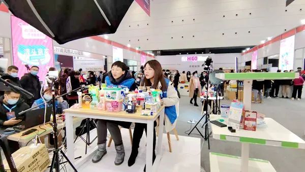 兄弟們 视频截图