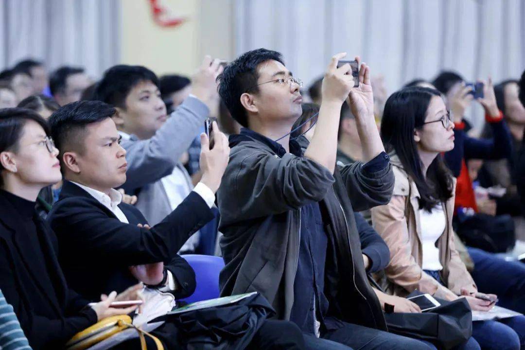 兒子的大玩偶 视频截图