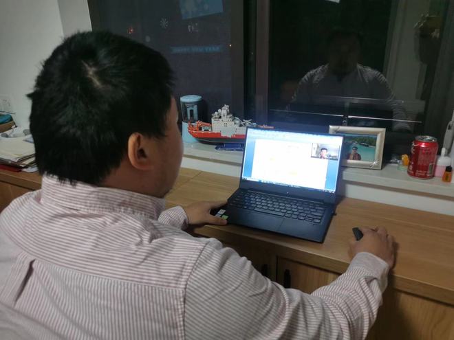 佐杜洛夫斯基的沙丘 视频截图